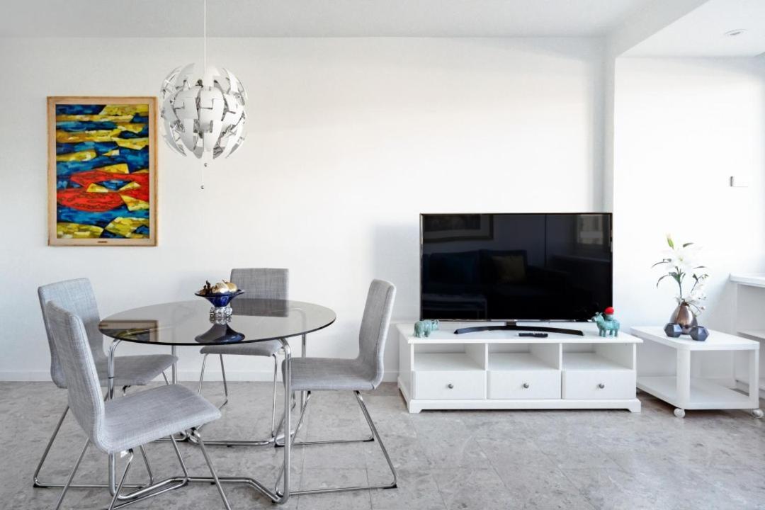 Urbantec Realty - Plaza De Colon Apartment Мадрид Екстериор снимка