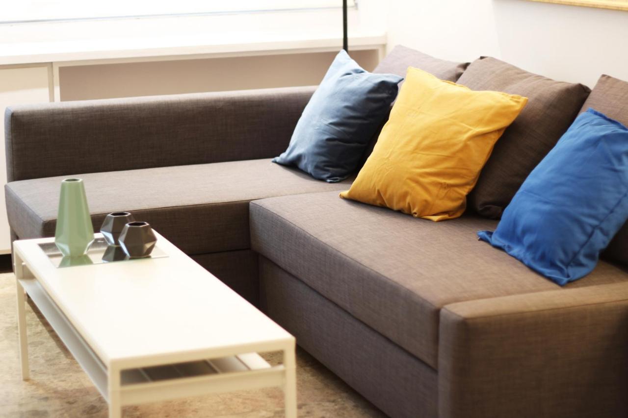 Urbantec Realty - Plaza De Colon Apartment Мадрид Екстериор снимка